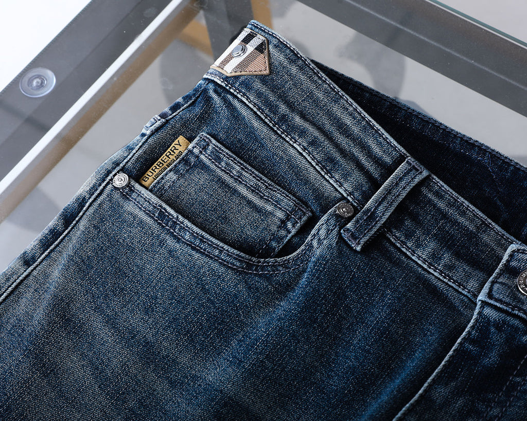 Dark Vintage Fade Check Print Knight Logo Jeans V260810