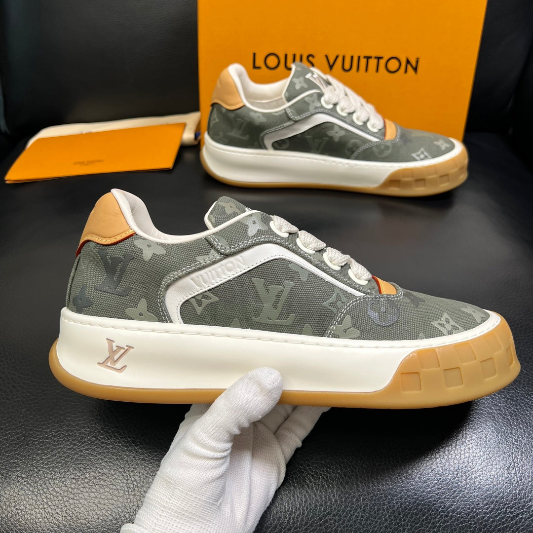 Allover Print Canvas Chunky Platform Lace-Up Sneaker S283430