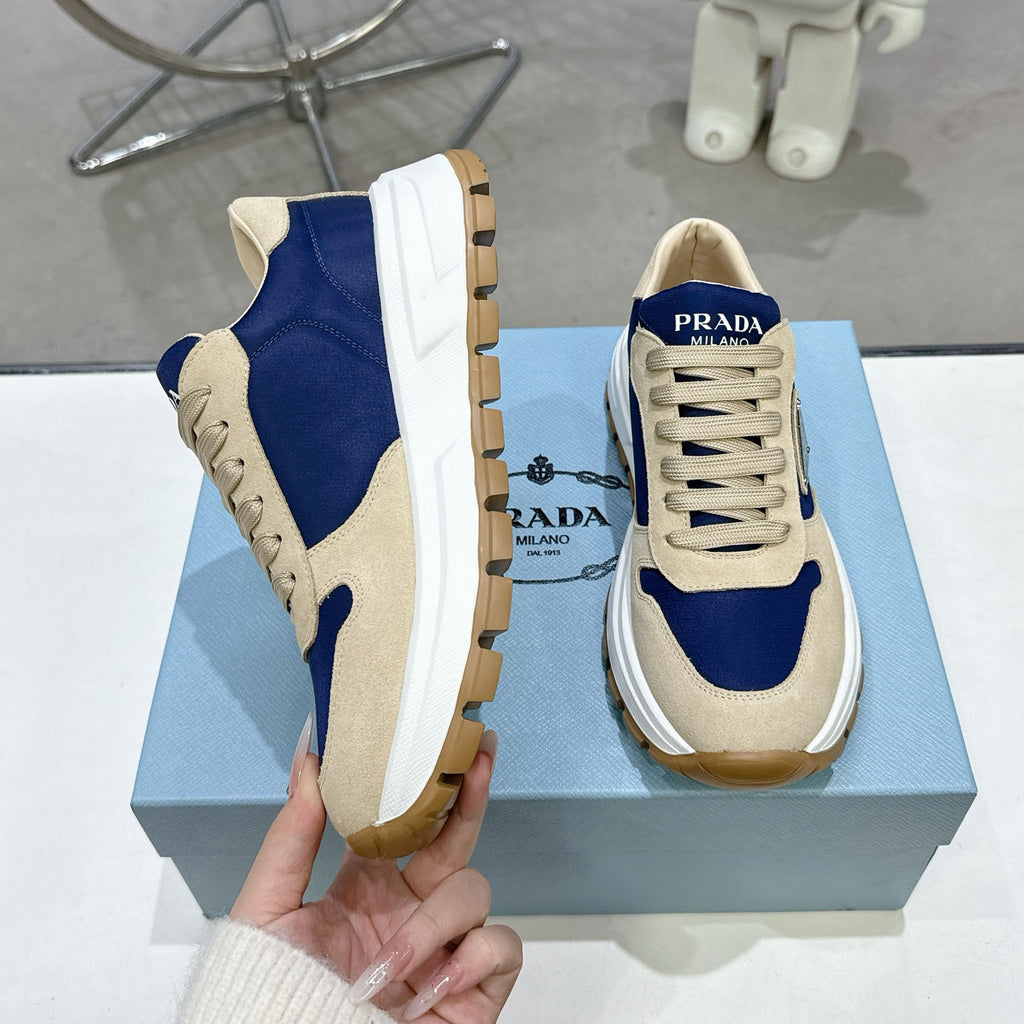 Suede Fabric Patchwork Triangle Logo Chunky Sole Sneakers S283410