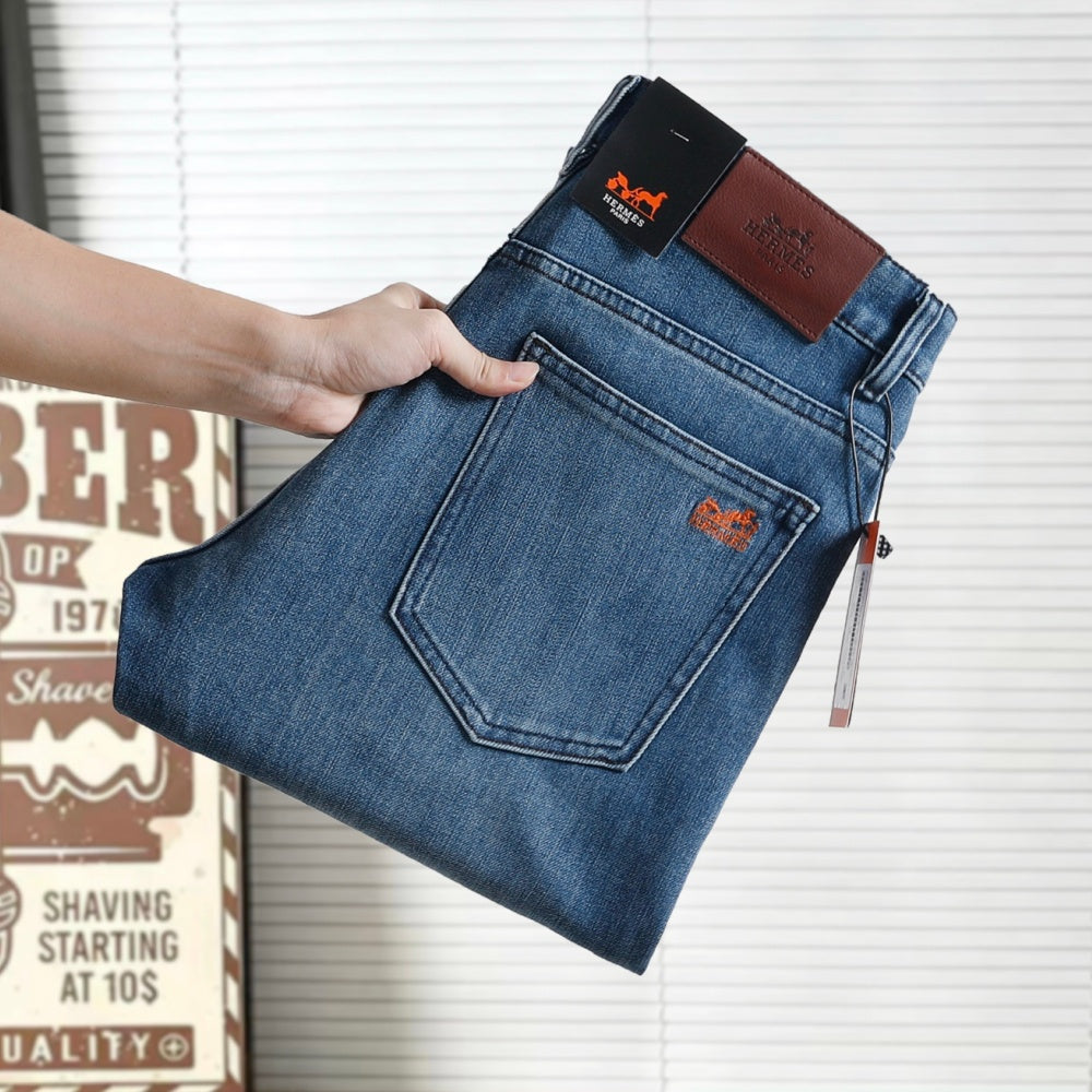 Embroidered Logo Straight Fit Denim Jeans NE210201