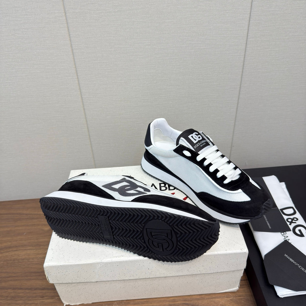 Men's Retro Low-Top Sneakers NE190102