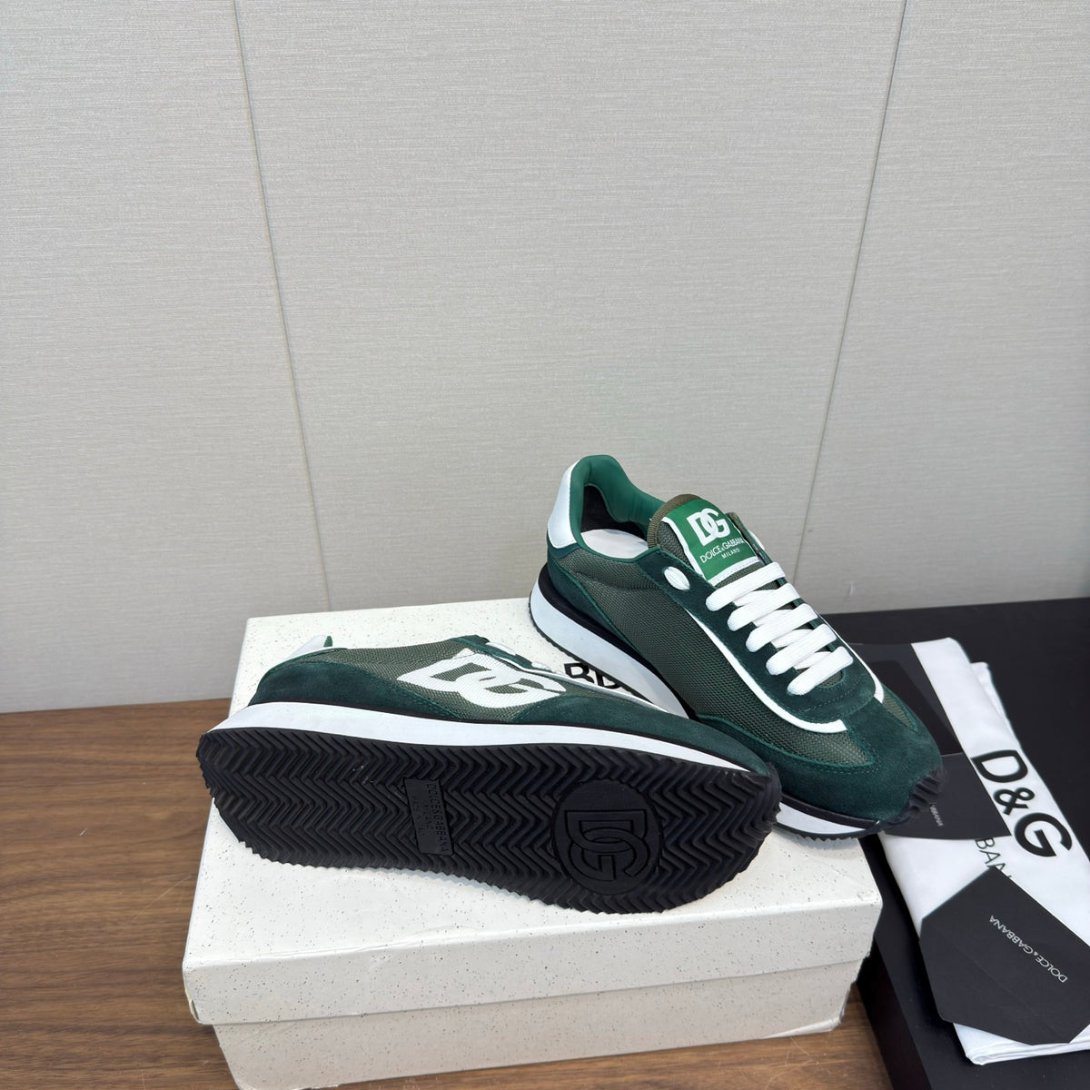 Men's Retro Low-Top Sneakers NE190102