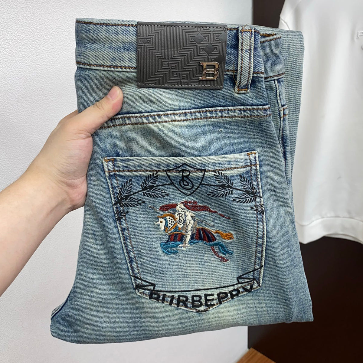 Light Faded Wash Mens Knight Motif Embroidered Pocket Denim Trousers R260525