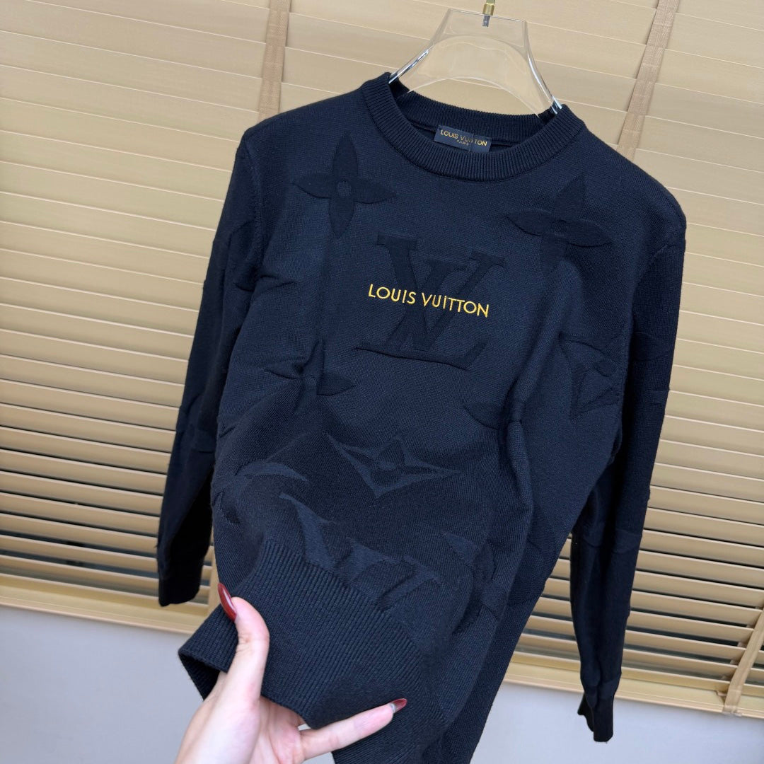 New Round Neck Embossed Jacquard Knit Sweater GN380101