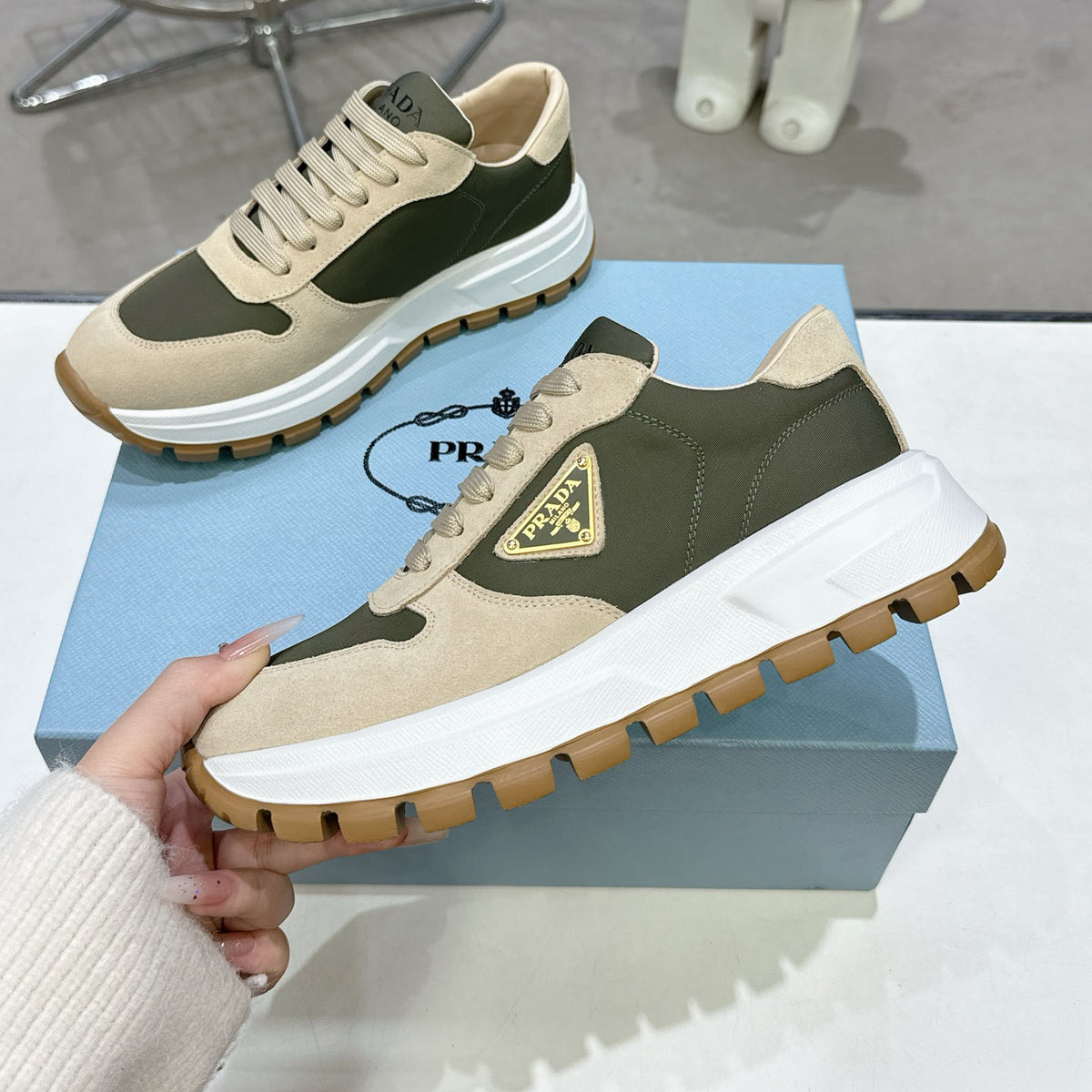 Suede Fabric Patchwork Triangle Logo Chunky Sole Sneakers S283410