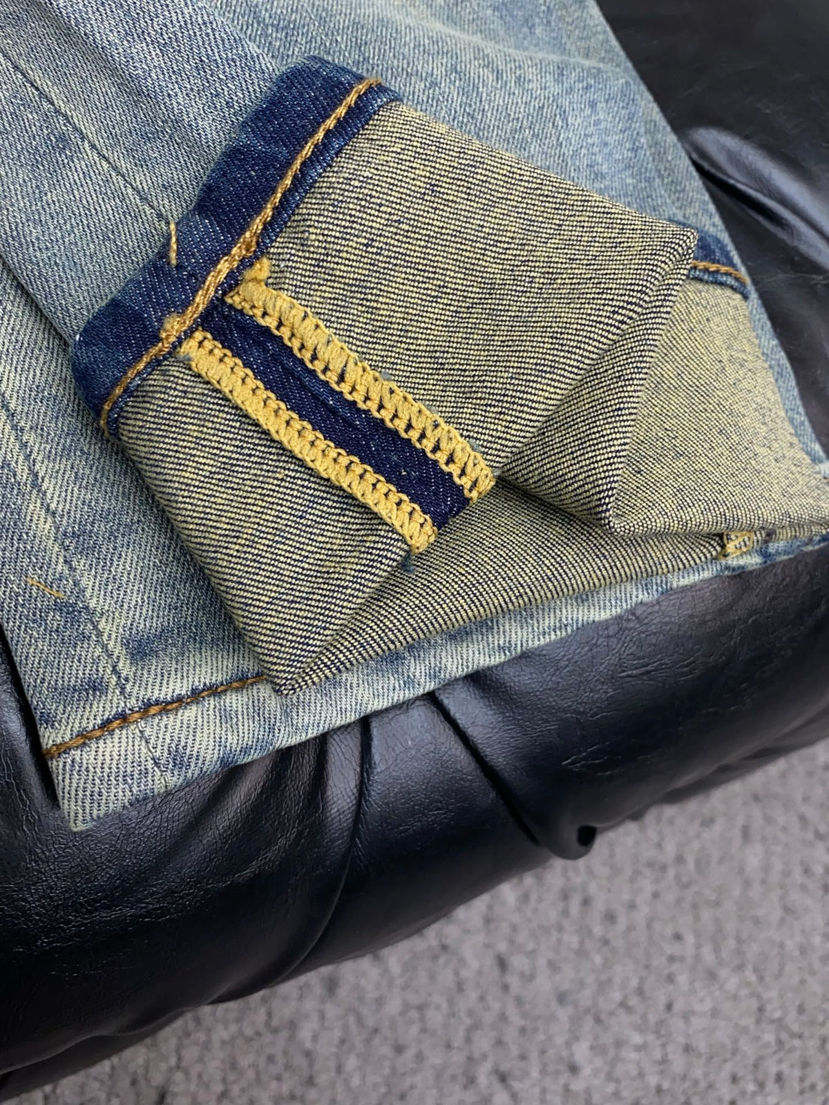 Vintage Fade Multi-Tone Floral Embroidery Jeans E260945