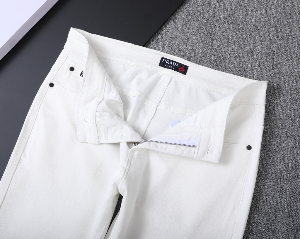 Clean White Denim With Triangle Badge V260831
