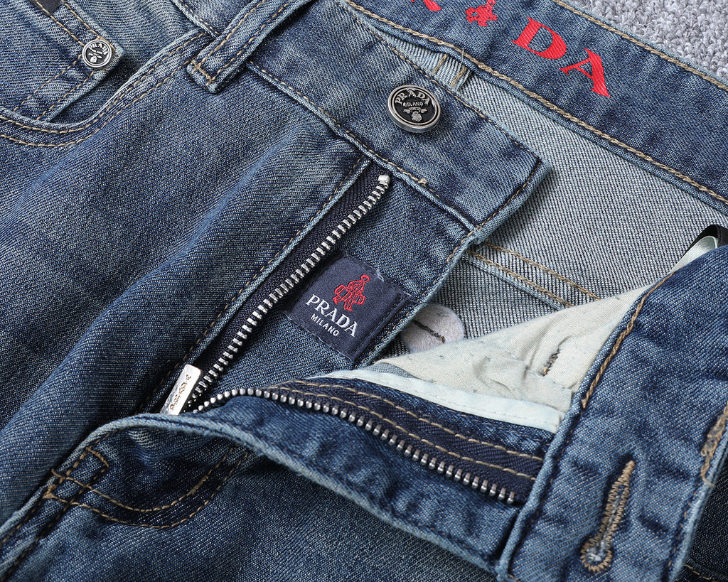 Letter Crest Embroidery Pocket Slim Fit Denim V260838