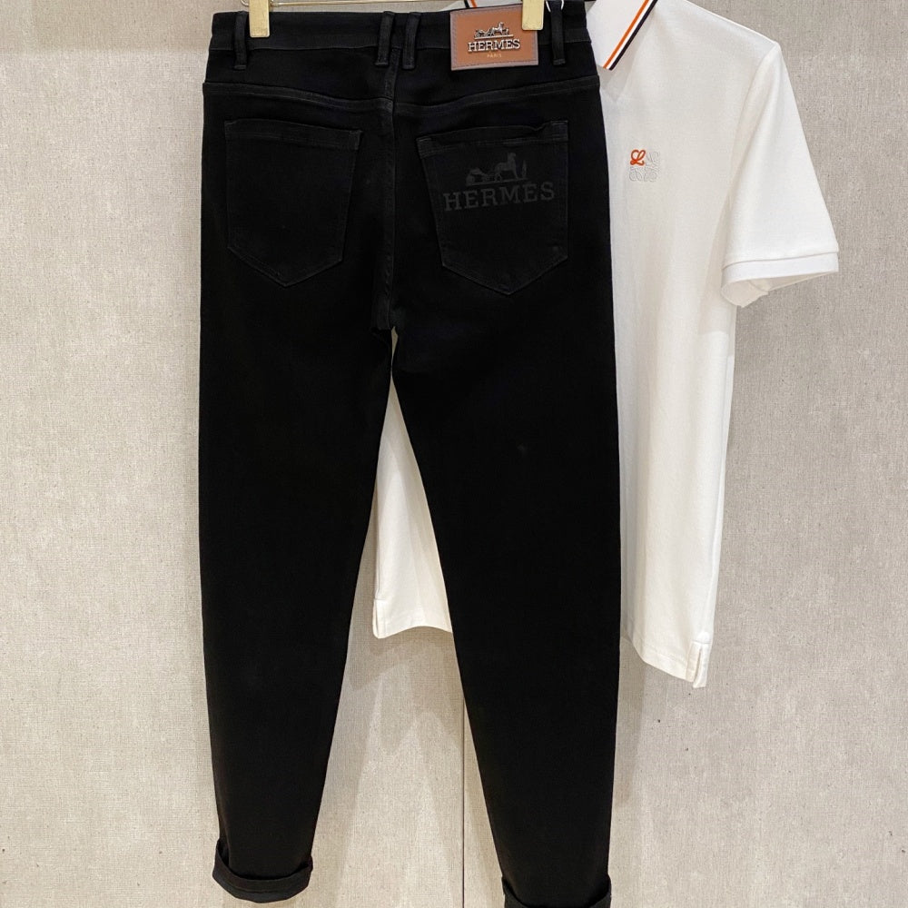 Back Pocket Subtle Printed Solid Black Straight Denim Jeans P141004