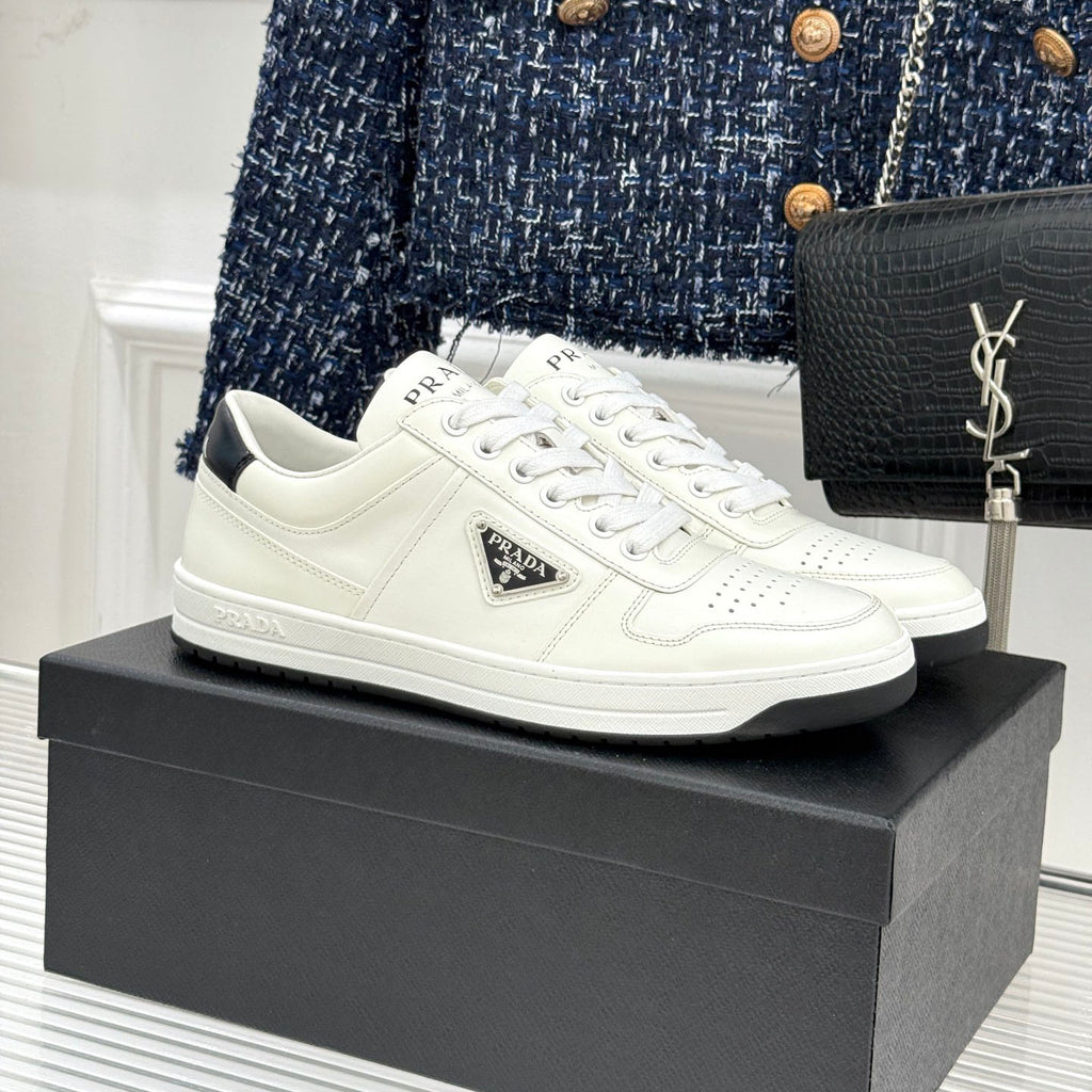 Triangle Badge Flat Lace-up Sneakers With Perforated Toe S265505
