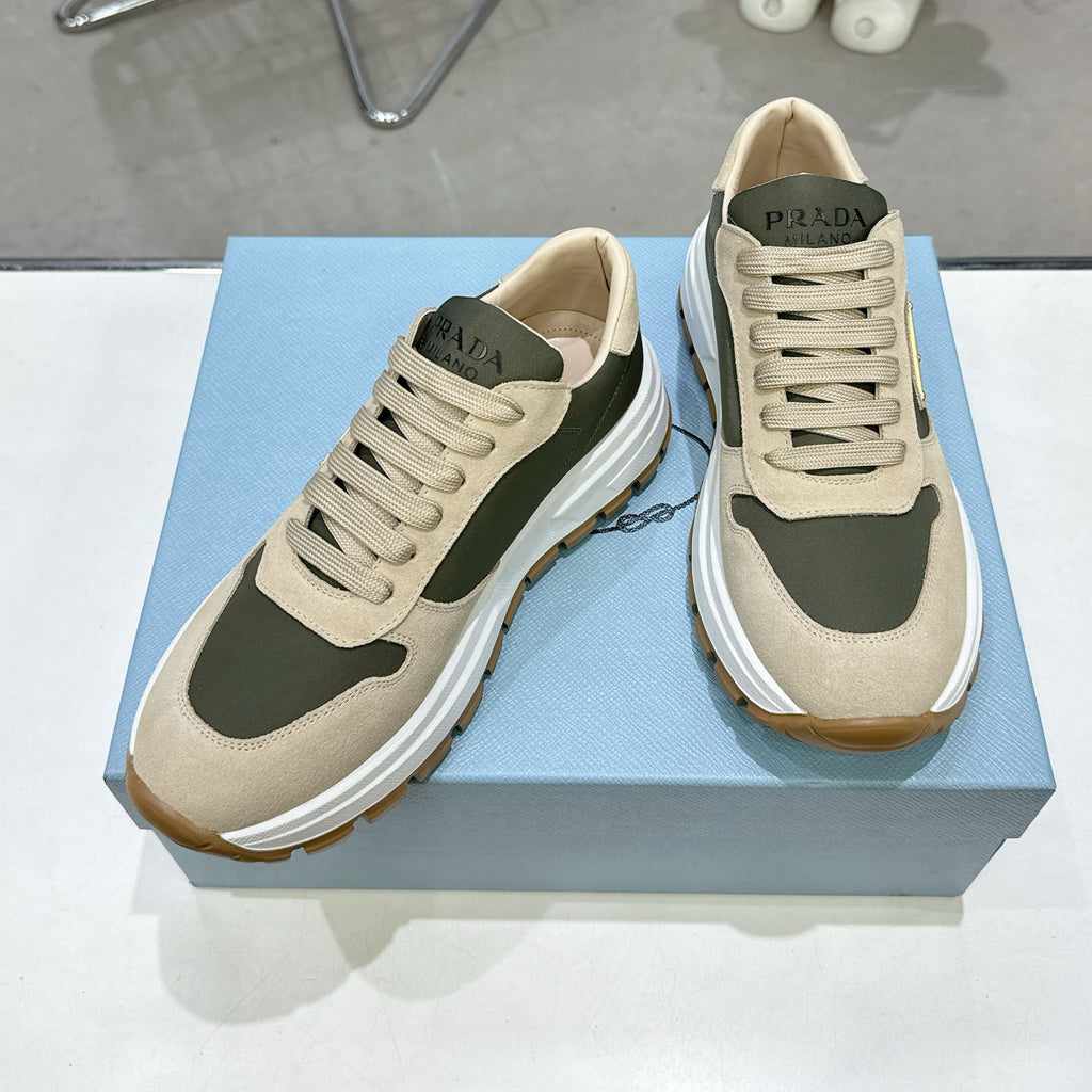 Suede Fabric Patchwork Triangle Logo Chunky Sole Sneakers S283410