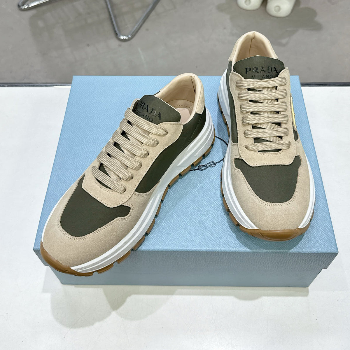 Suede Fabric Patchwork Triangle Logo Chunky Sole Sneakers S283410