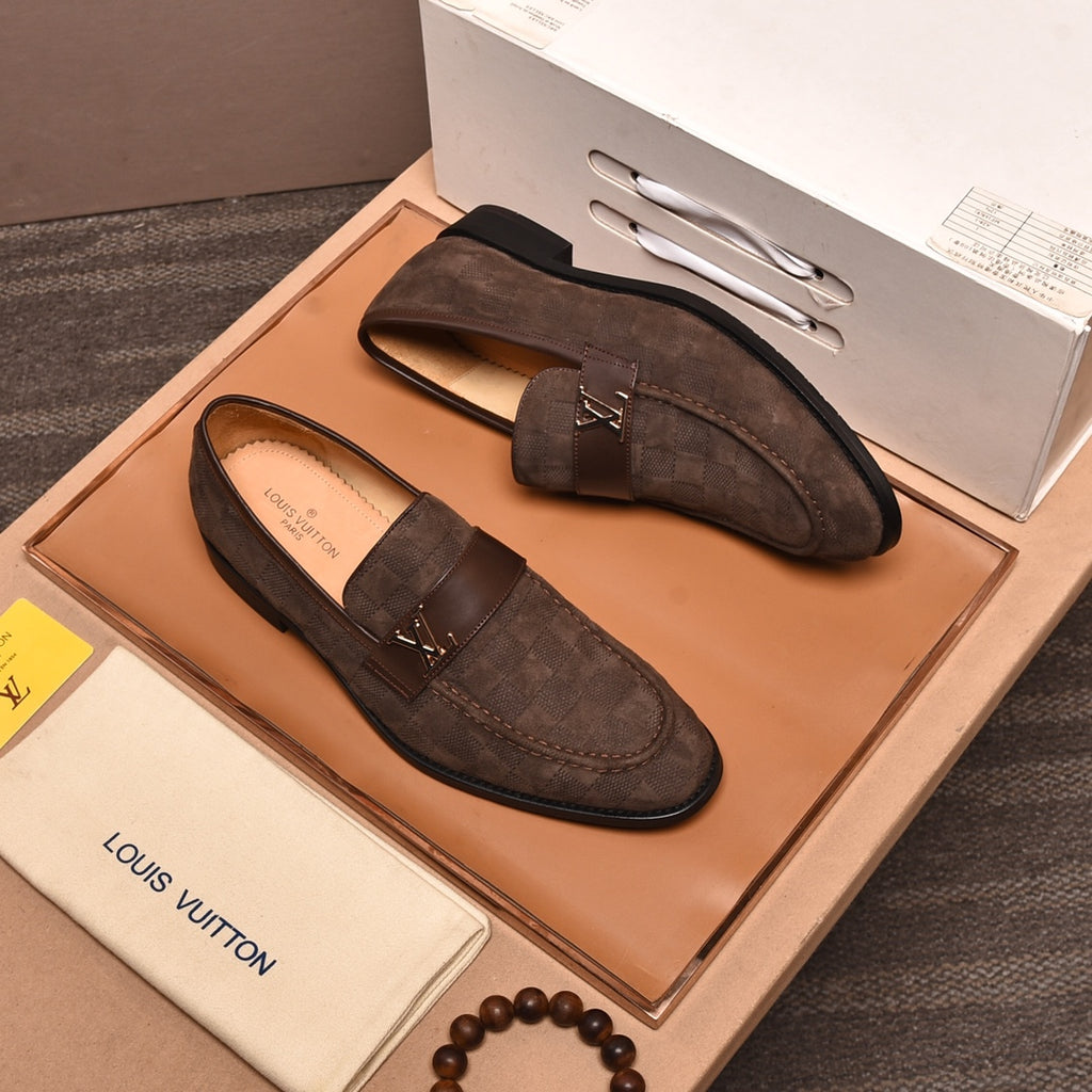 Men's Checkered Embossed Metal Logo Slip-On Loafers NE190123