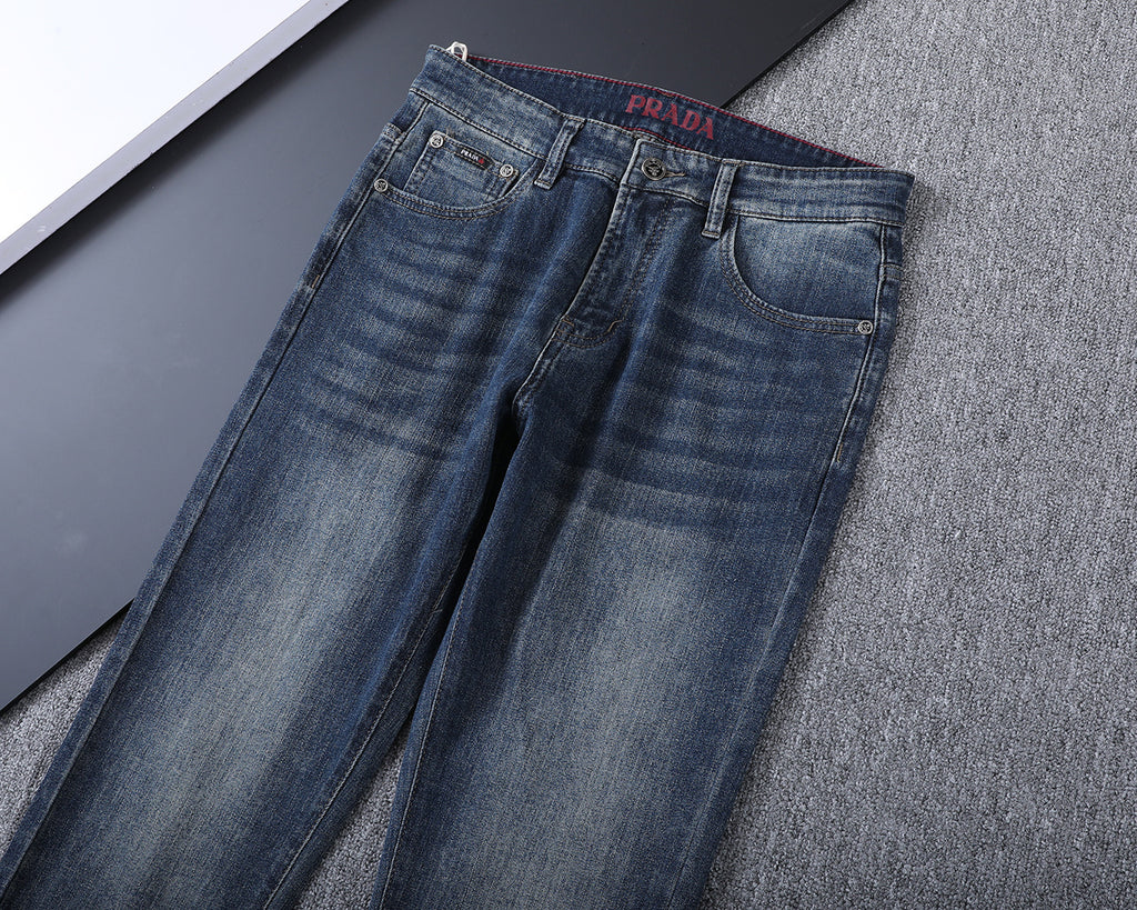 Vintage Fade Triangle Emblem & Text Print Jeans V260821