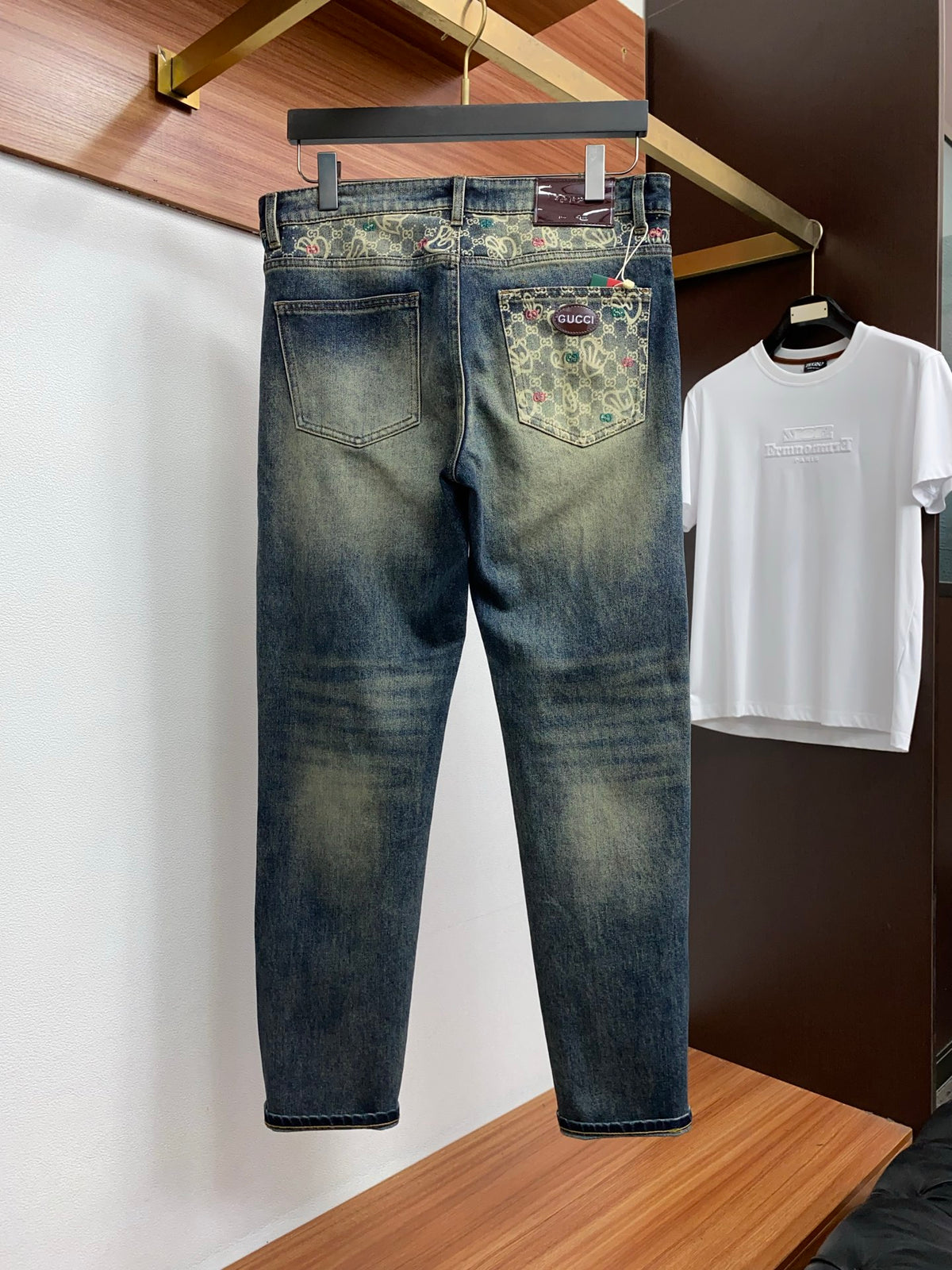 Back Pocket Full Pattern Printed Vintage Faded Denim Jeans R260541