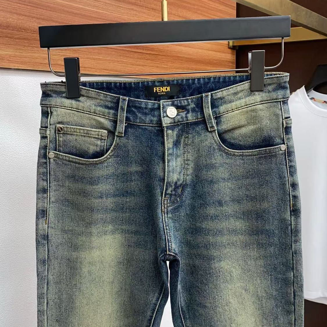 Vintage Faded Dark Wash Yellow Eye Appliqué Slim Jeans C261033