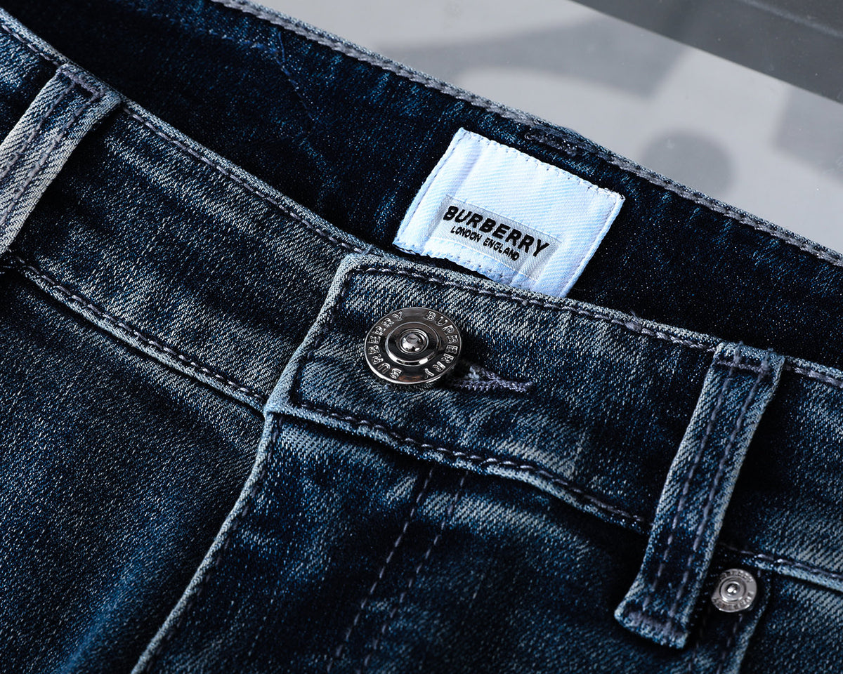 Dark Vintage Fade Check Print Knight Logo Jeans V260810