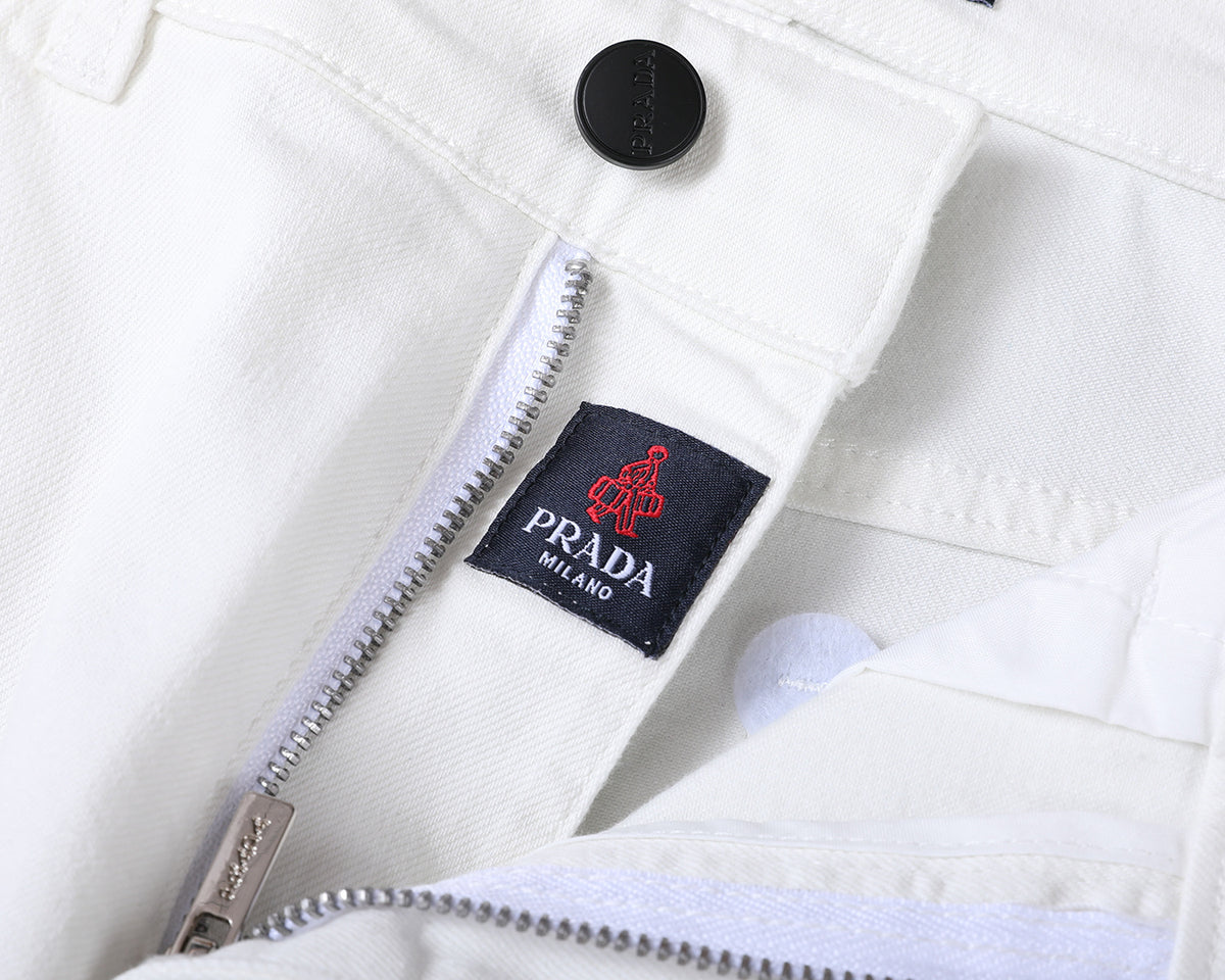 Clean White Denim With Triangle Badge V260831