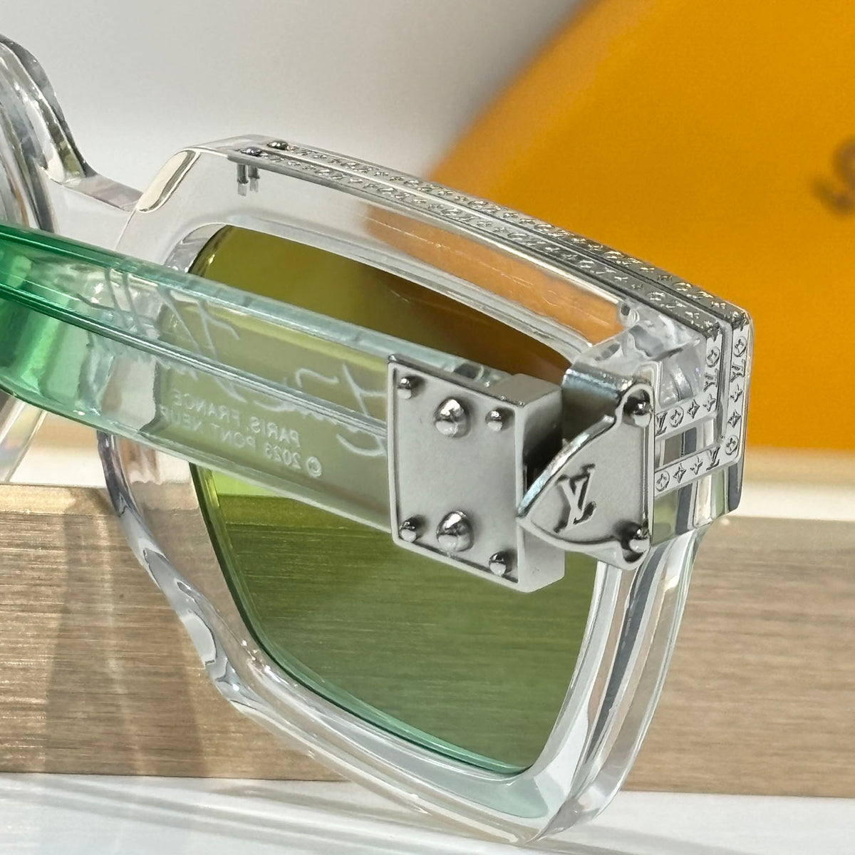 Bold Square Frame Sunglasses Rivet Metal Hinge Decor Eyewear K030101
