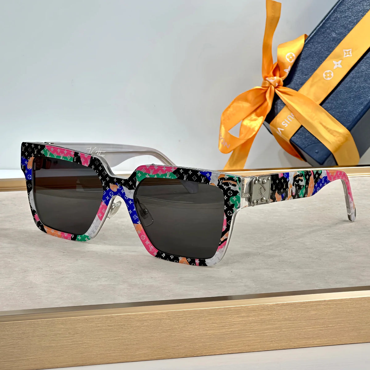 Bold Square Frame Sunglasses Rivet Metal Hinge Decor Eyewear K030101