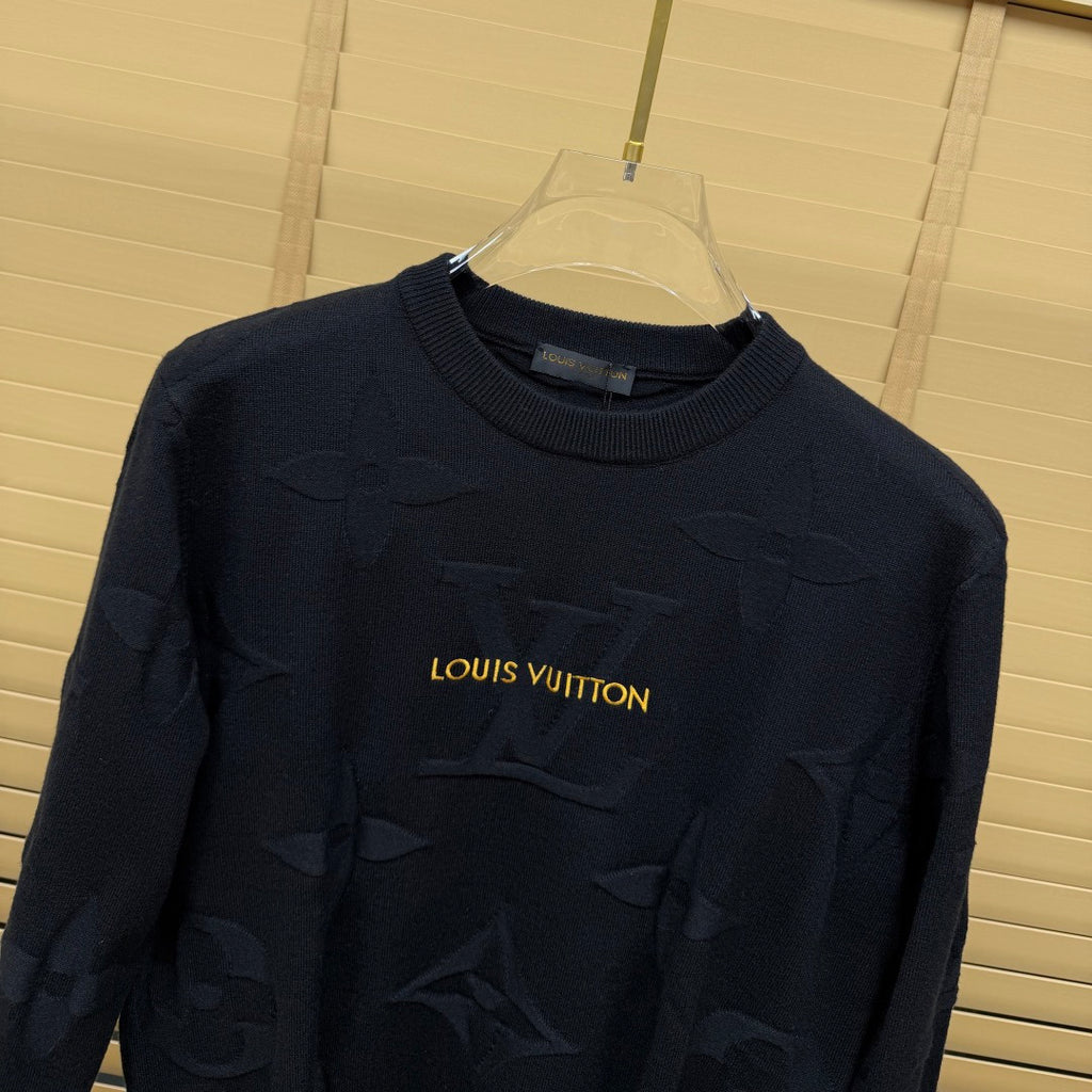 New Round Neck Embossed Jacquard Knit Sweater GN380101