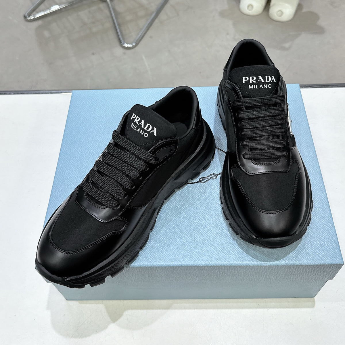 Smooth Leather Fabric Patchwork Triangle Logo Chunky Sole Sneakers S283411