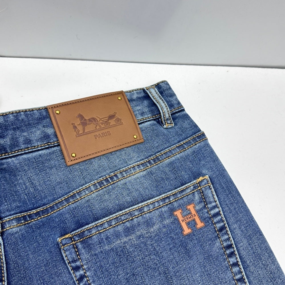 Back Pocket Letter Embroidered Vintage Blue Straight Denim Jeans P141005