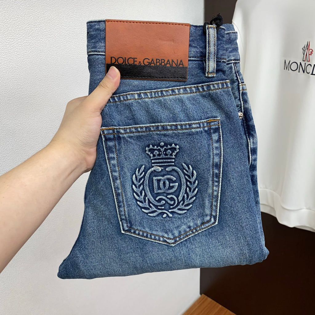 Royal Wreath Embossed Slim Fit Denim E260916