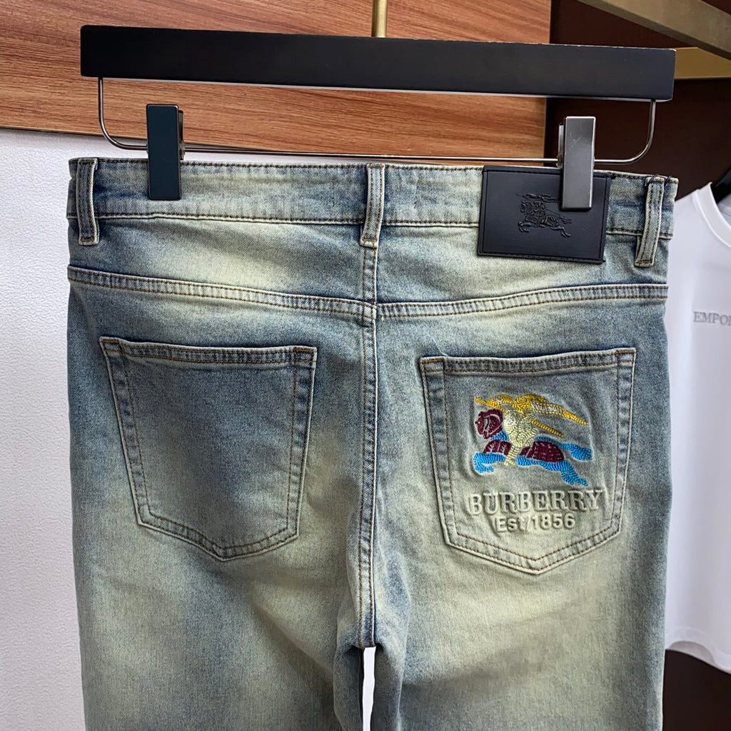 Light Faded Wash Artistic Embroidery Detail Denim Jeans L260613