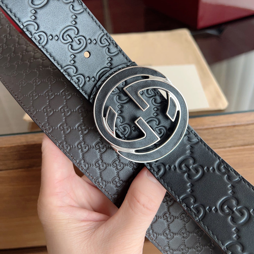 Black Embossed Repeat Pattern Belt With Circular Interlocking Buckle E020809