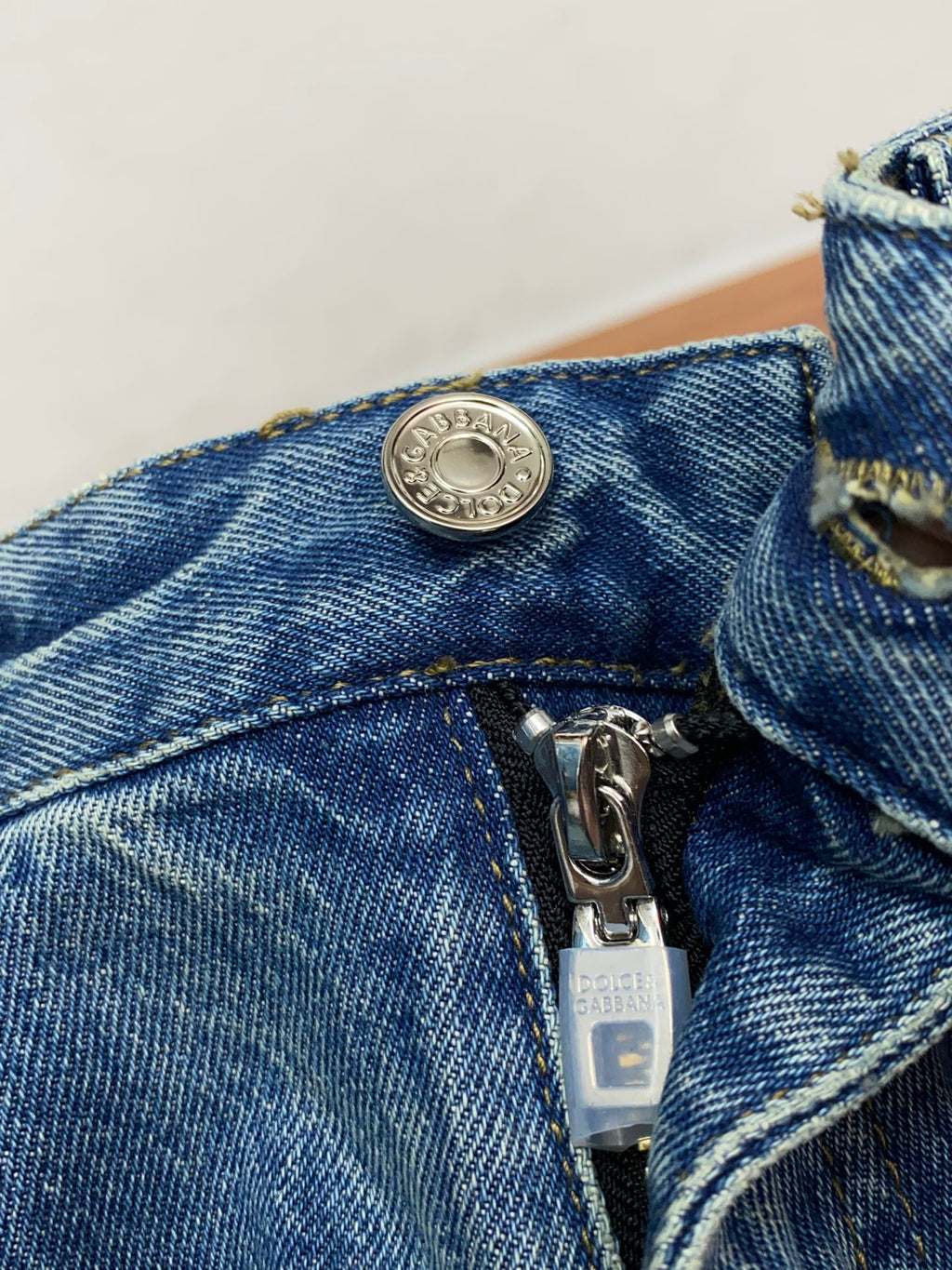 Light Blue Vintage Metal Plate Slim Denim Jeans M260735