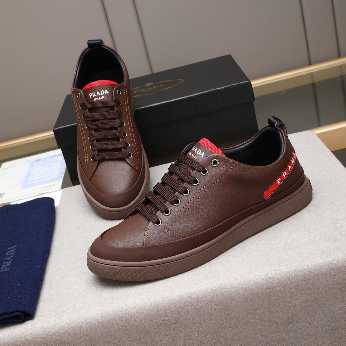 Red Side Label Leather Low Top Sneakers S283408