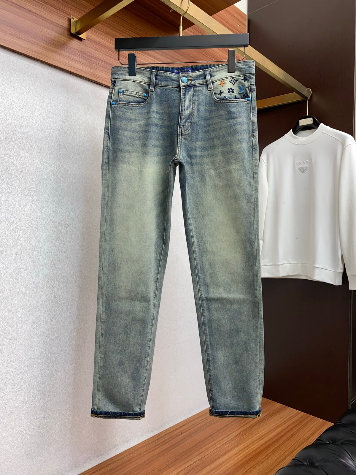 Vintage Fade Multi-Tone Floral Embroidery Jeans E260945