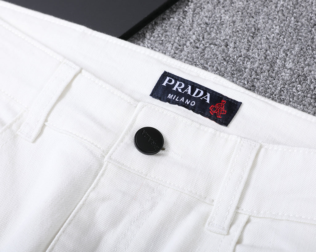 Clean White Denim With Triangle Badge V260831