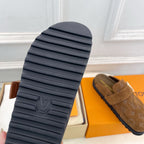 Embossed Pattern Adjustable Strap Mule Clogs S283419