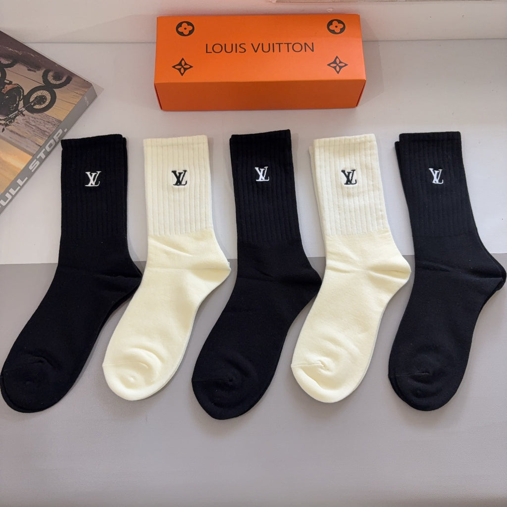 Solid Color Ribbed Mid Calf Socks U310514