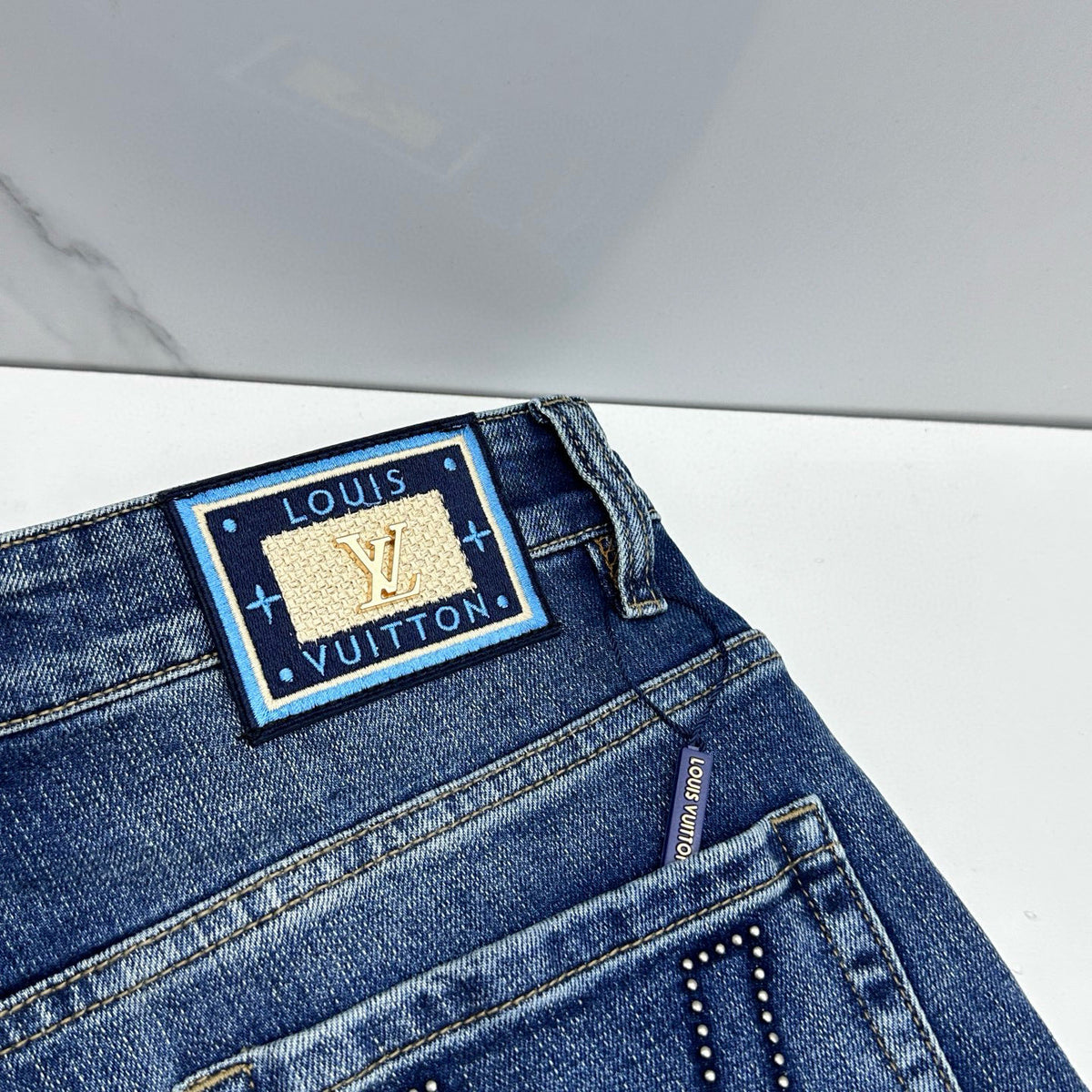 Medium Blue Wash Rivet & Embroidery Pocket Denim Jeans L260633