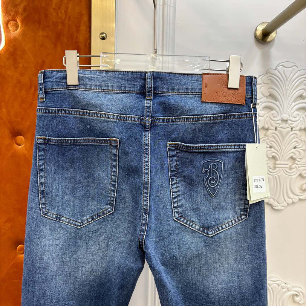 Deep Blue Wash Embossed Shield Jeans E260909