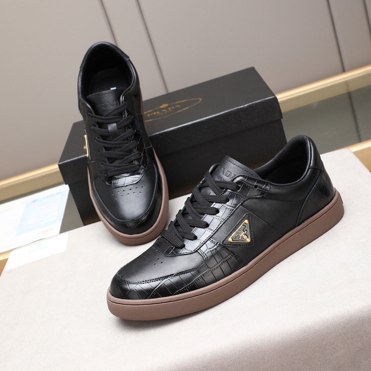 Croc Embossed Patchwork Triangle Logo Low Top Sneakers S283409