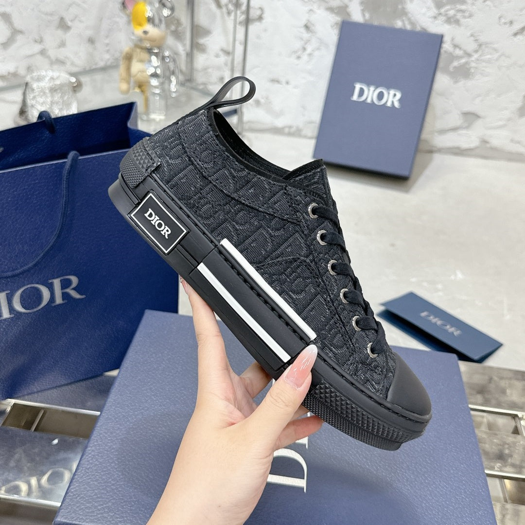 Men's Oblique Jacquard Low Top Sneakers JN081105
