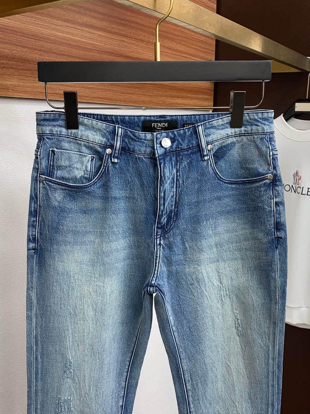 Vintage Faded Blue Leather Patch Jeans E260943