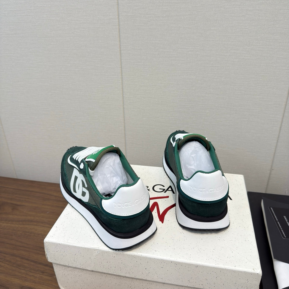 Men's Retro Low-Top Sneakers NE190102
