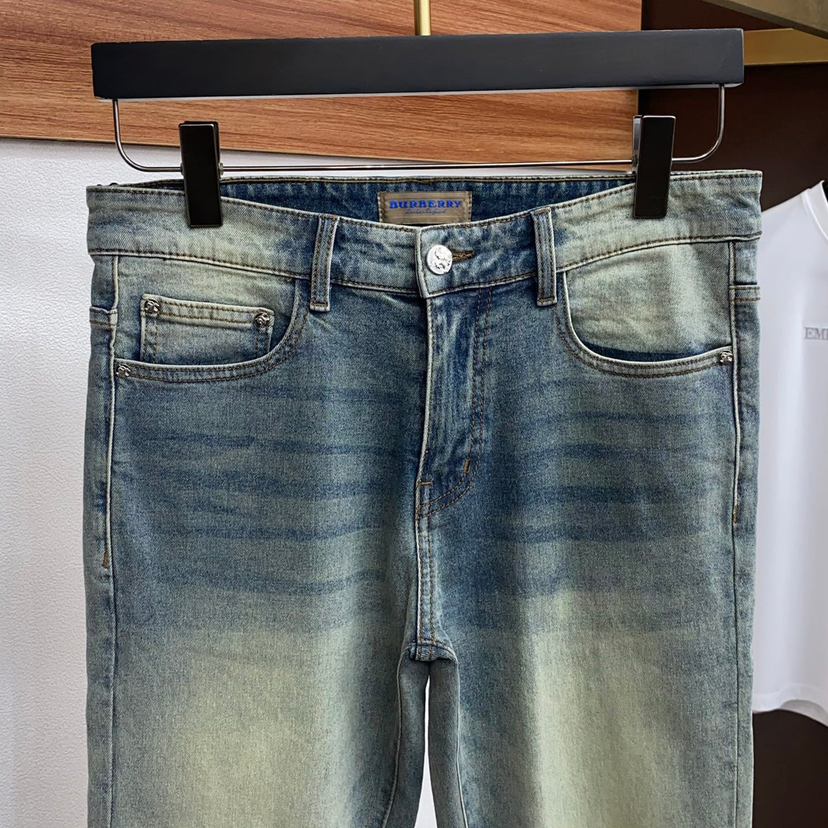 Light Faded Wash Artistic Embroidery Detail Denim Jeans L260613