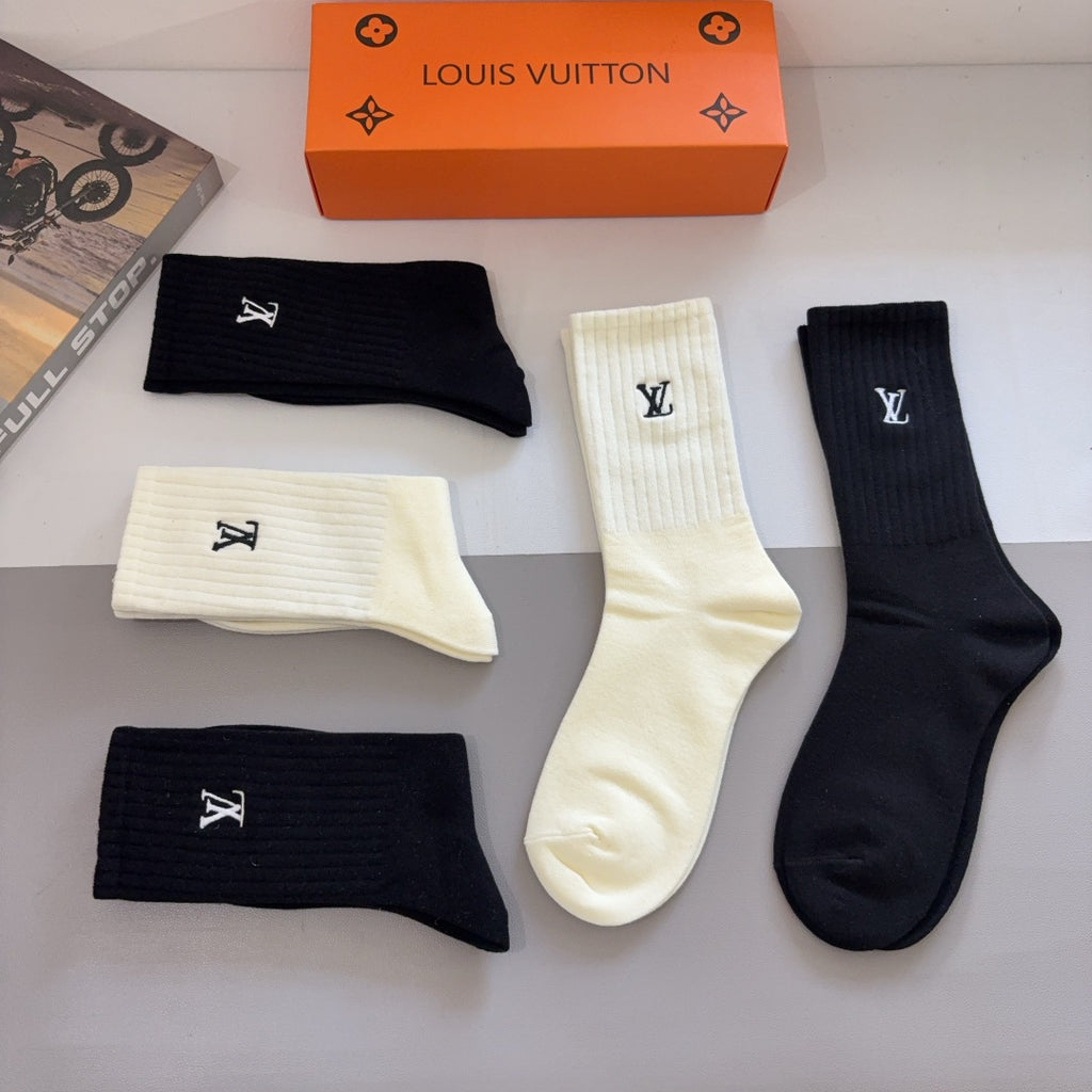 Solid Color Ribbed Mid Calf Socks U310514