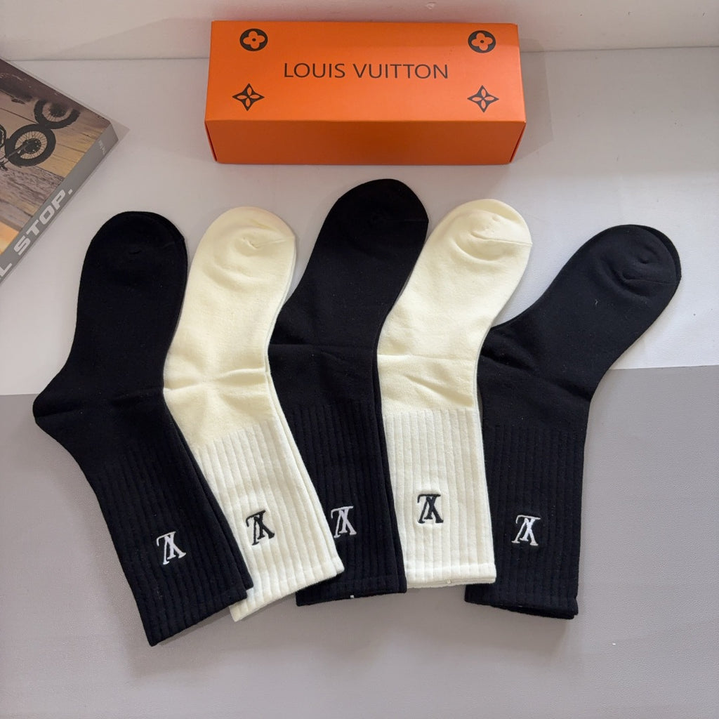 Solid Color Ribbed Mid Calf Socks U310514