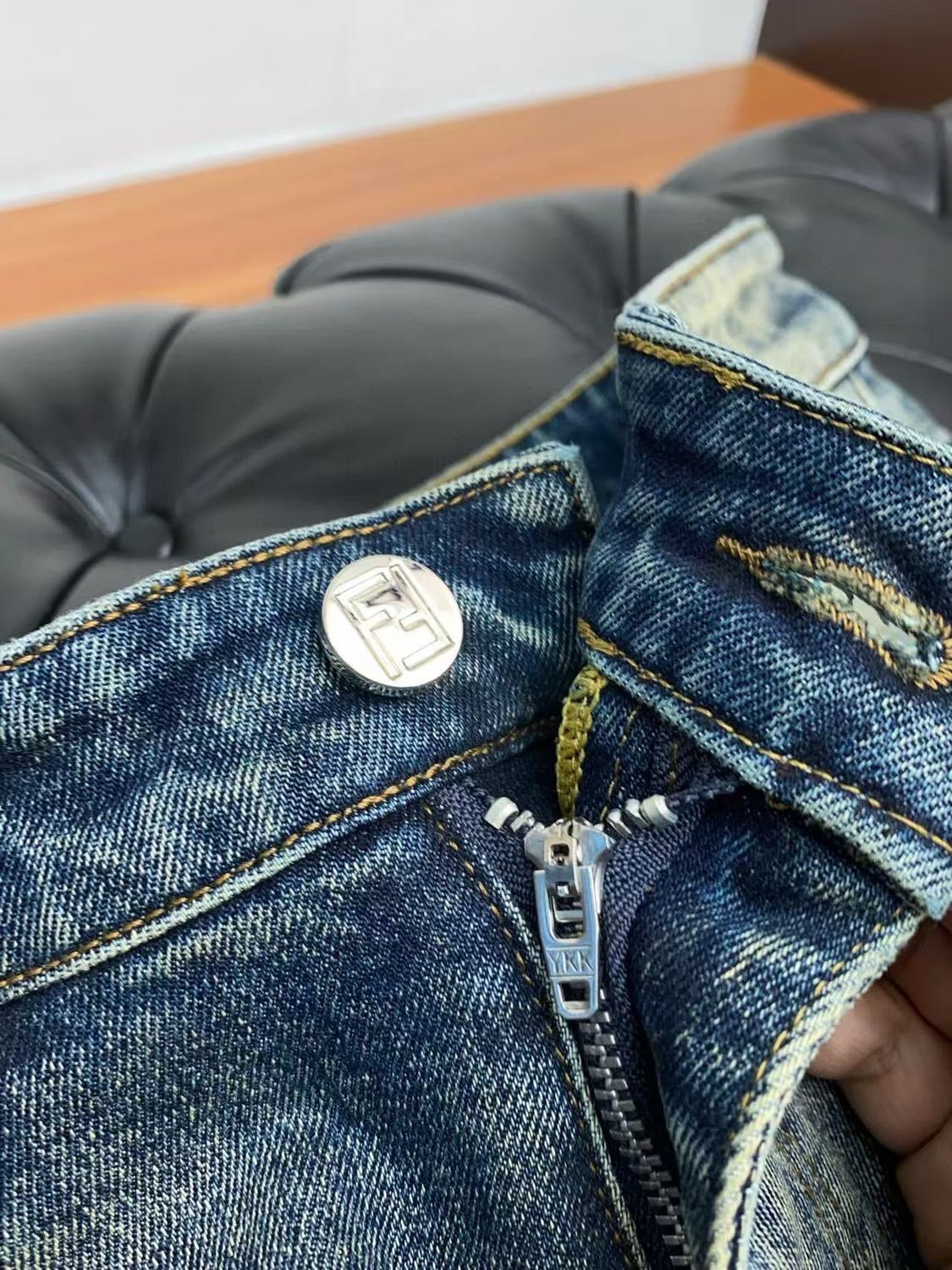 Vintage Faded Dark Wash Yellow Eye Appliqué Slim Jeans C261033