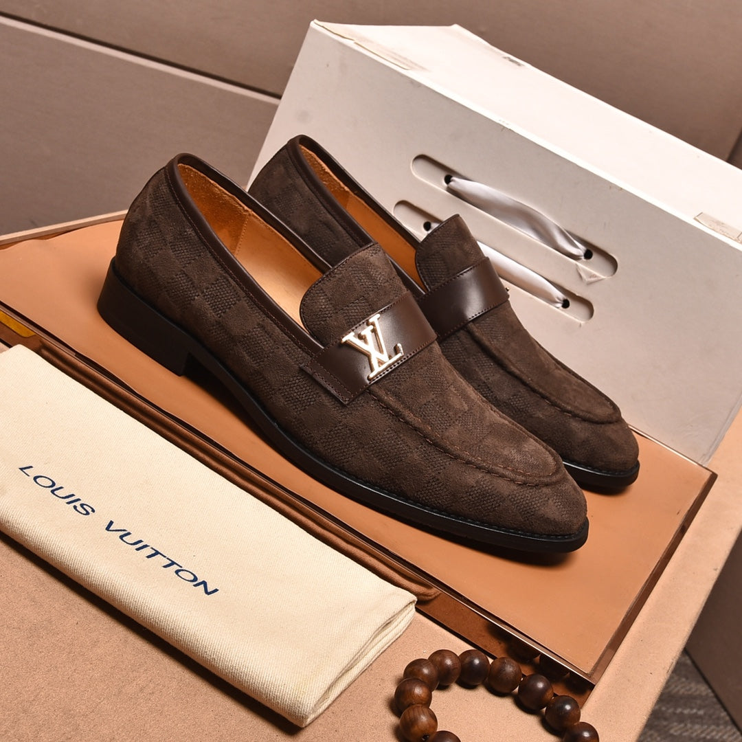 Men's Checkered Embossed Metal Logo Slip-On Loafers NE190123