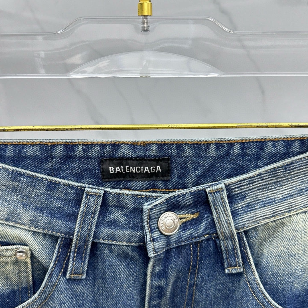 Vintage Faded Light Blue Clean Design Jeans M260726