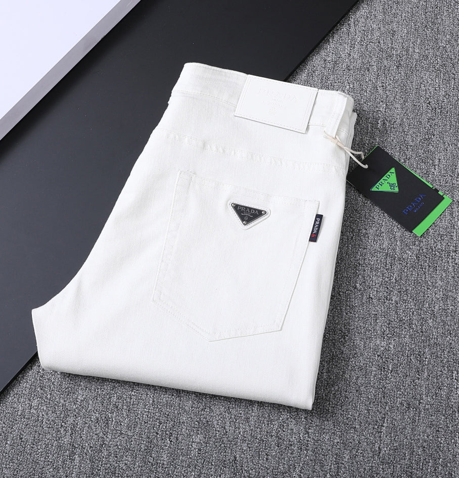 Clean White Denim With Triangle Badge V260831