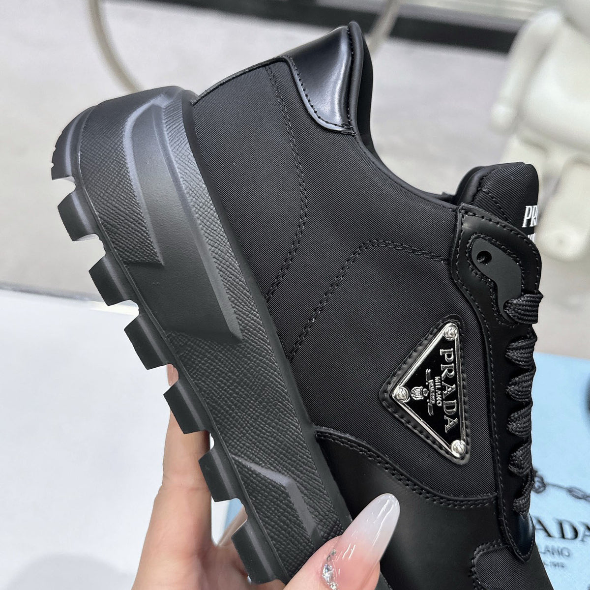 Smooth Leather Fabric Patchwork Triangle Logo Chunky Sole Sneakers S283411